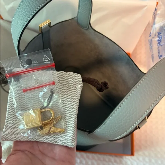 New Hermes Picotin 18 Lock Tote in Gris Pantin with Permabrass Hardware - Picture 6 of 11